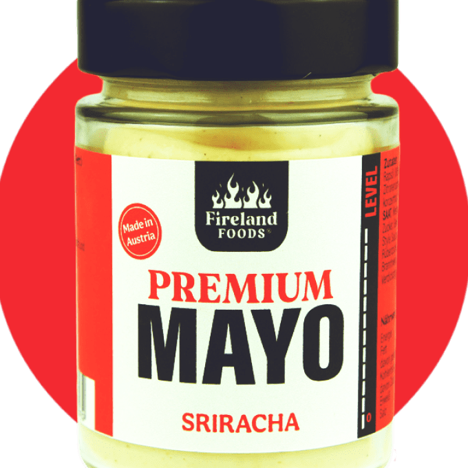alt="Pot de mayonnaise Sriracha épicée Fireland Foods avec piment rouge, ail et frites – vendu sur E